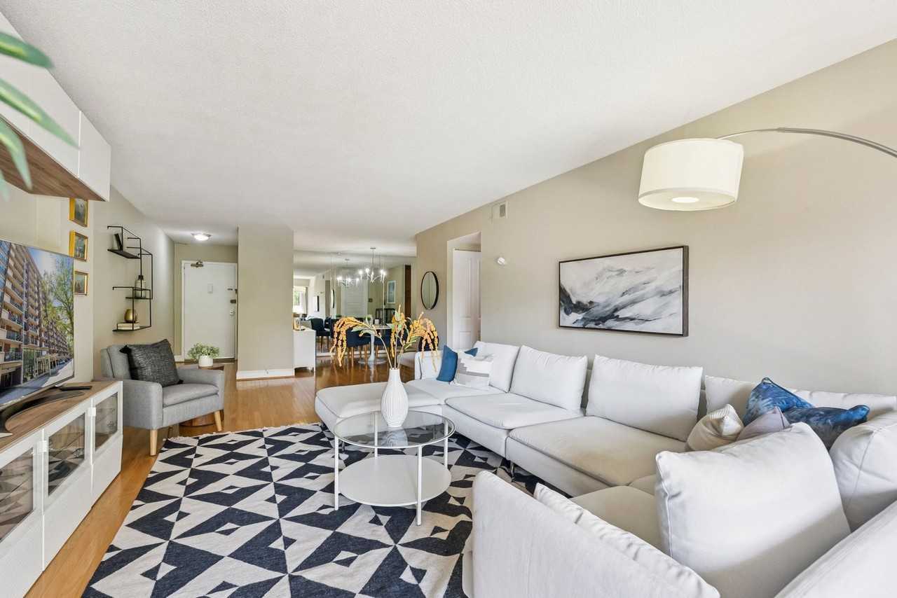 1300 Army Navy Dr #514 - Photo 3 of 25