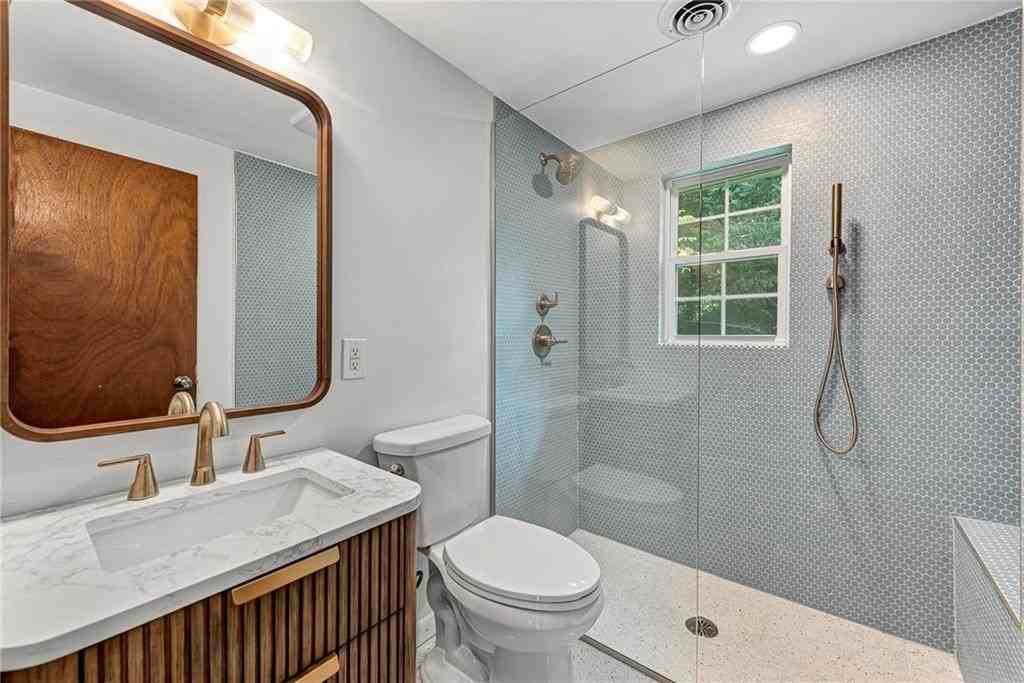 1204 W Carter St - Photo 2 of 14