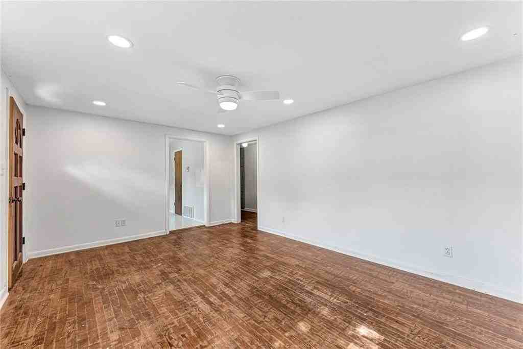 1204 W Carter St - Photo 5 of 14