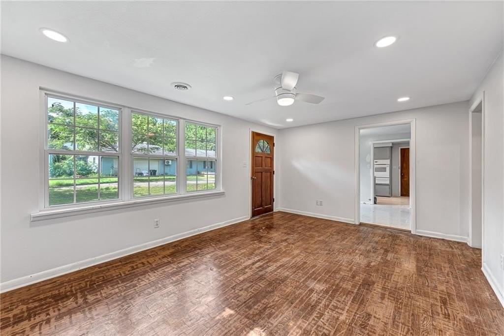 1204 W Carter St - Photo 6 of 14