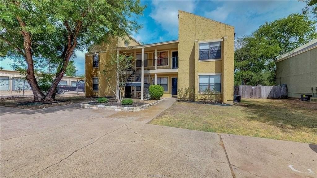 301 Manuel Dr #C - Photo 2 of 26