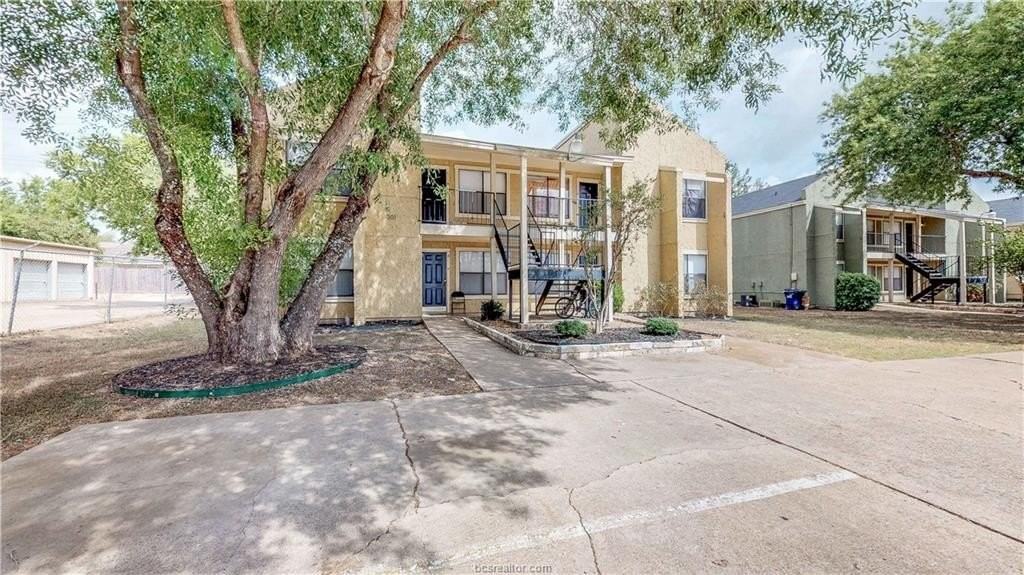 301 Manuel Dr #C - Photo 4 of 26