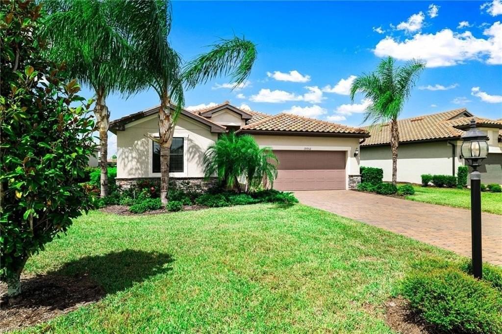 19752 The Place Boulevard - Photo 2 of 48