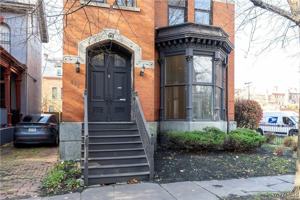 featured image of 414 Franklin St Apt 3 #3