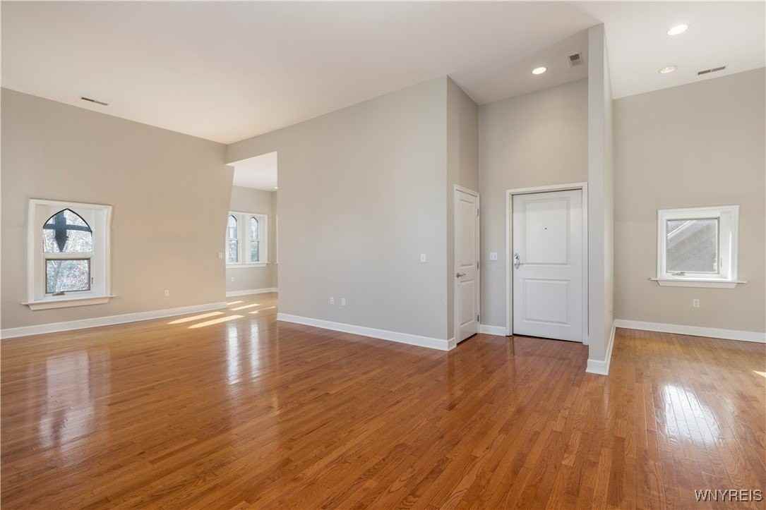 414 Franklin St Apt 3 #3 - Photo 4 of 17