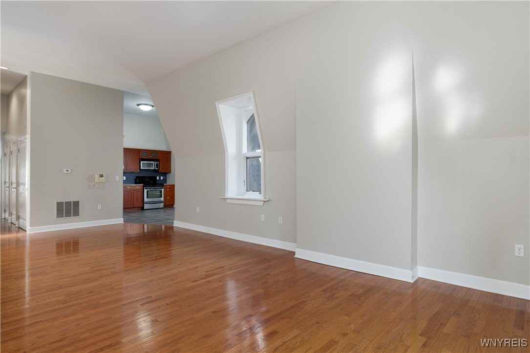 414 Franklin St Apt 3 #3 - Photo 7 of 17