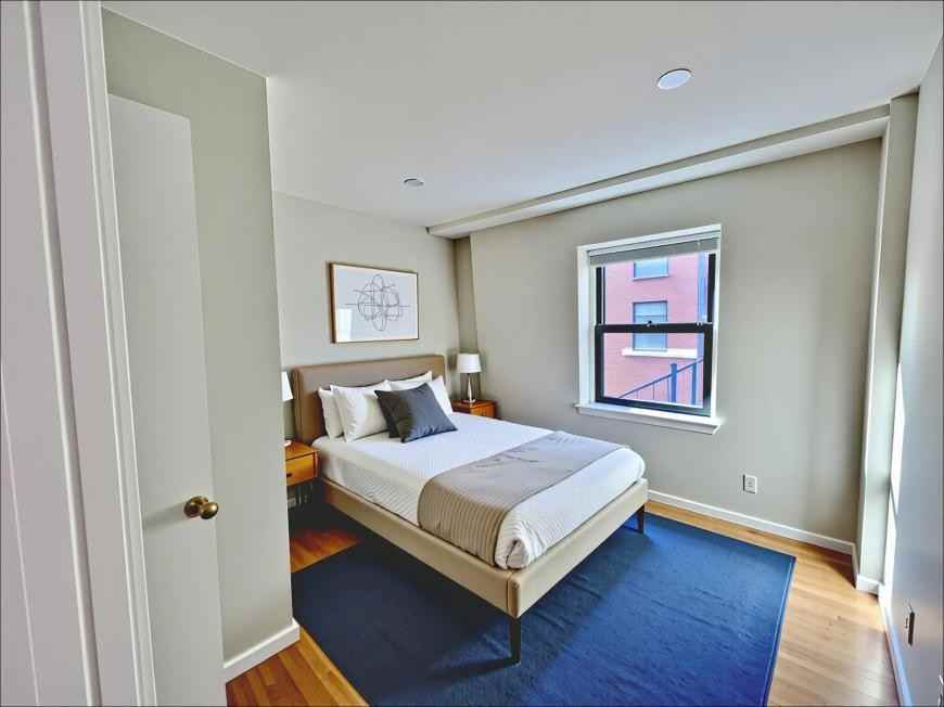 1661 Washington St - Photo 3 of 10