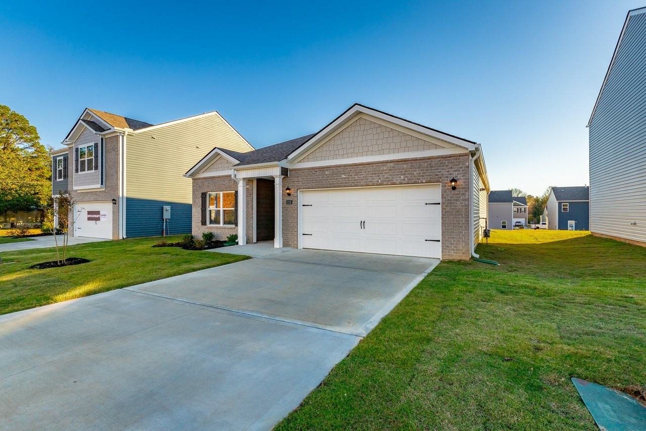 3226 Highline Dr SW - Photo 3 of 33