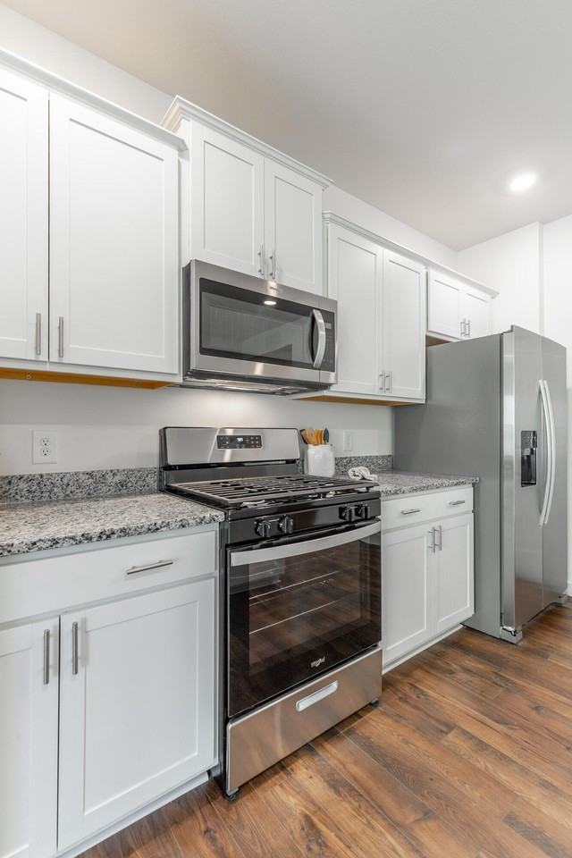 3226 Highline Dr SW - Photo 7 of 33