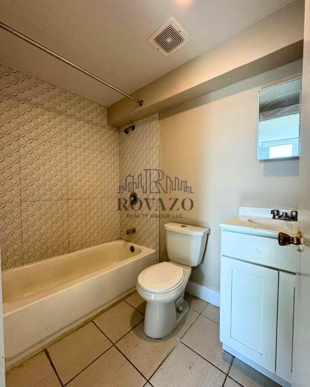 421 Irvington Ave #1H - Photo 2 of 3