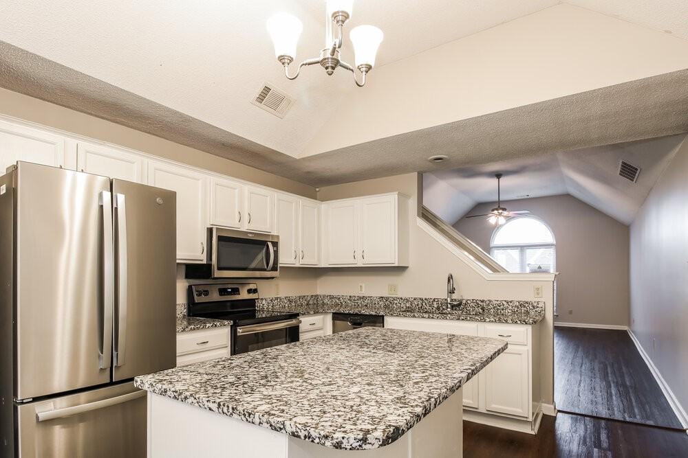 105 Norma Carol Cove - Photo 7 of 17