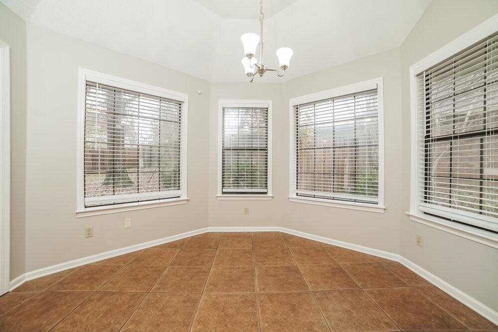 8672 Debbie Kay Ln - Photo 5 of 16