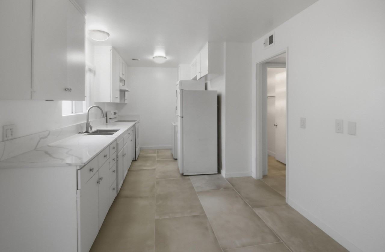 77912 Michigan Dr Unit A2 #A2 - Photo 7 of 12