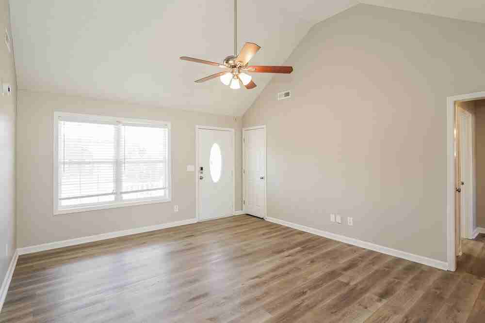 7017 Steen Blvd - Photo 3 of 16