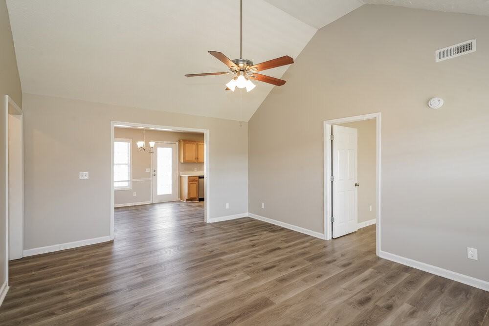 7017 Steen Blvd - Photo 4 of 16