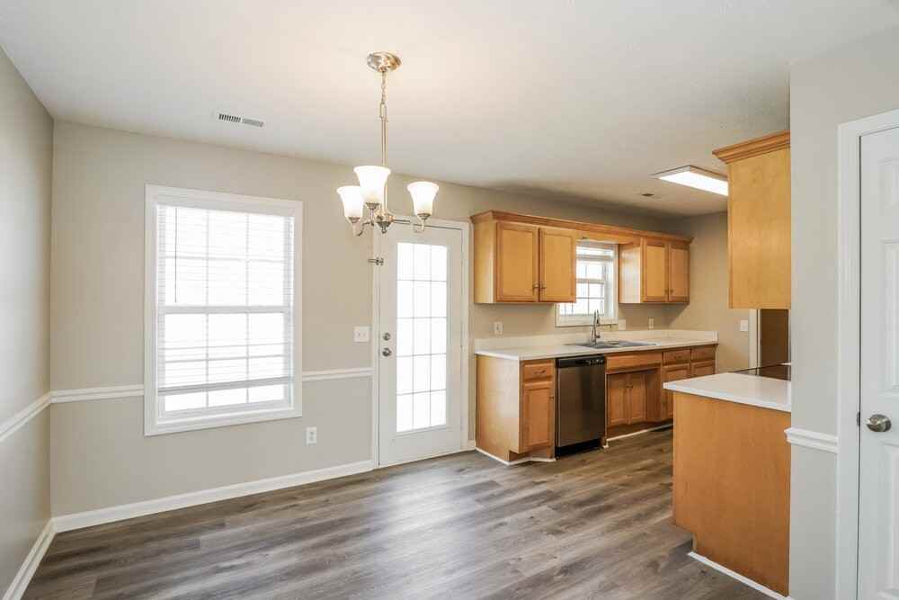 7017 Steen Blvd - Photo 5 of 16