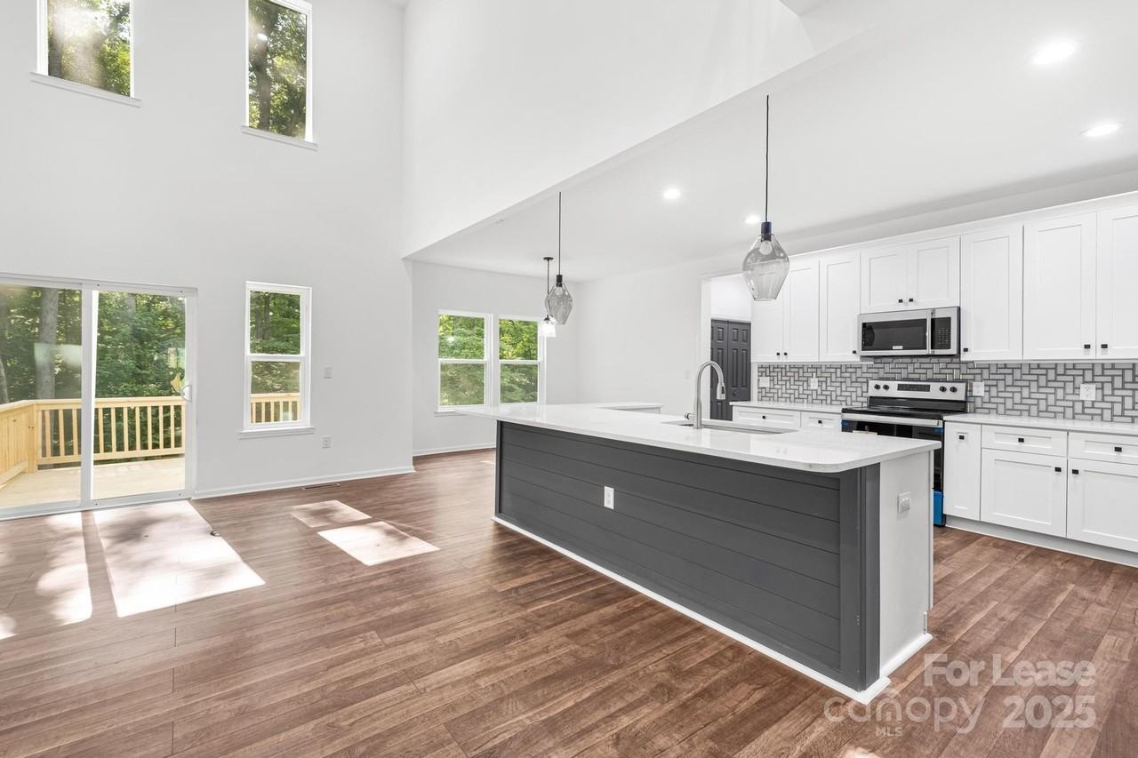 114 Cotswold Ct - Photo 2 of 7