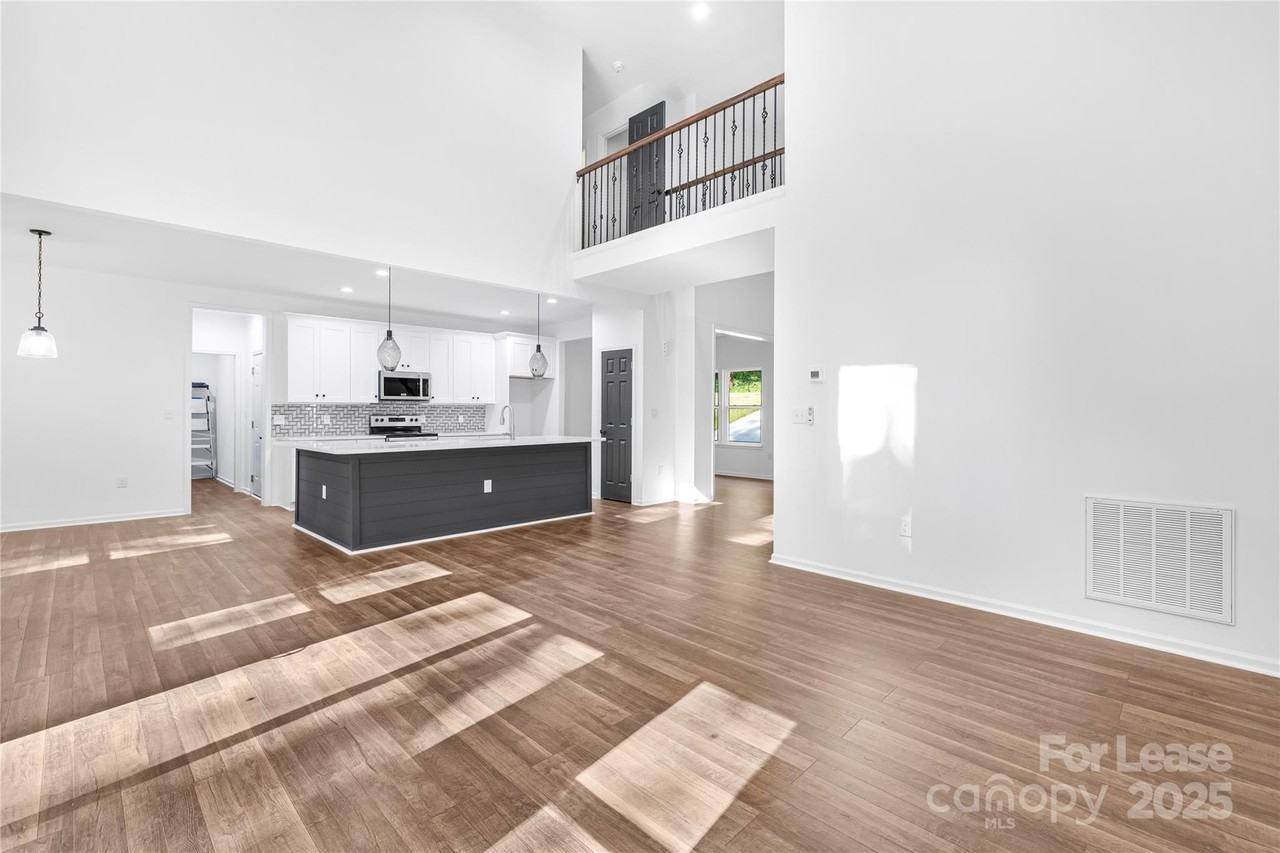 114 Cotswold Ct - Photo 5 of 7