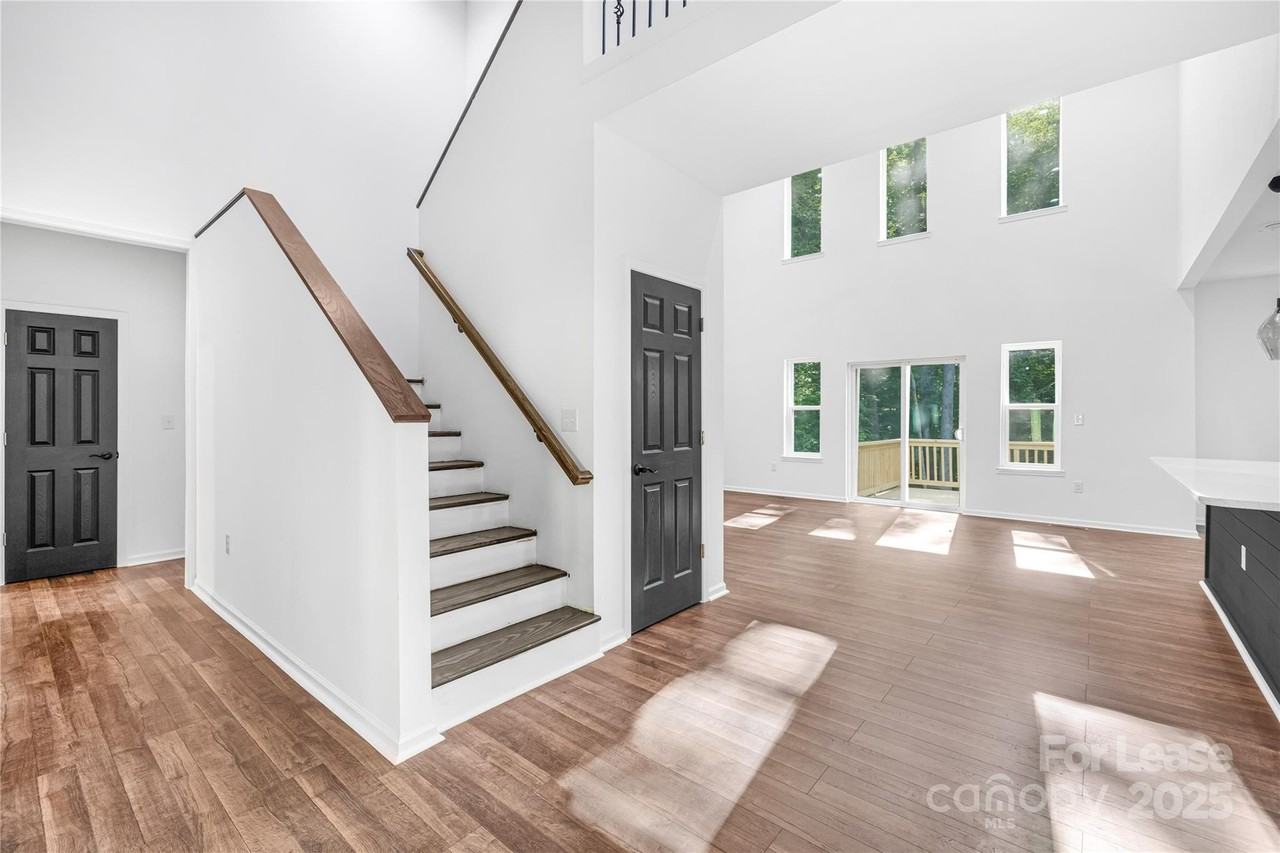 114 Cotswold Ct - Photo 6 of 7