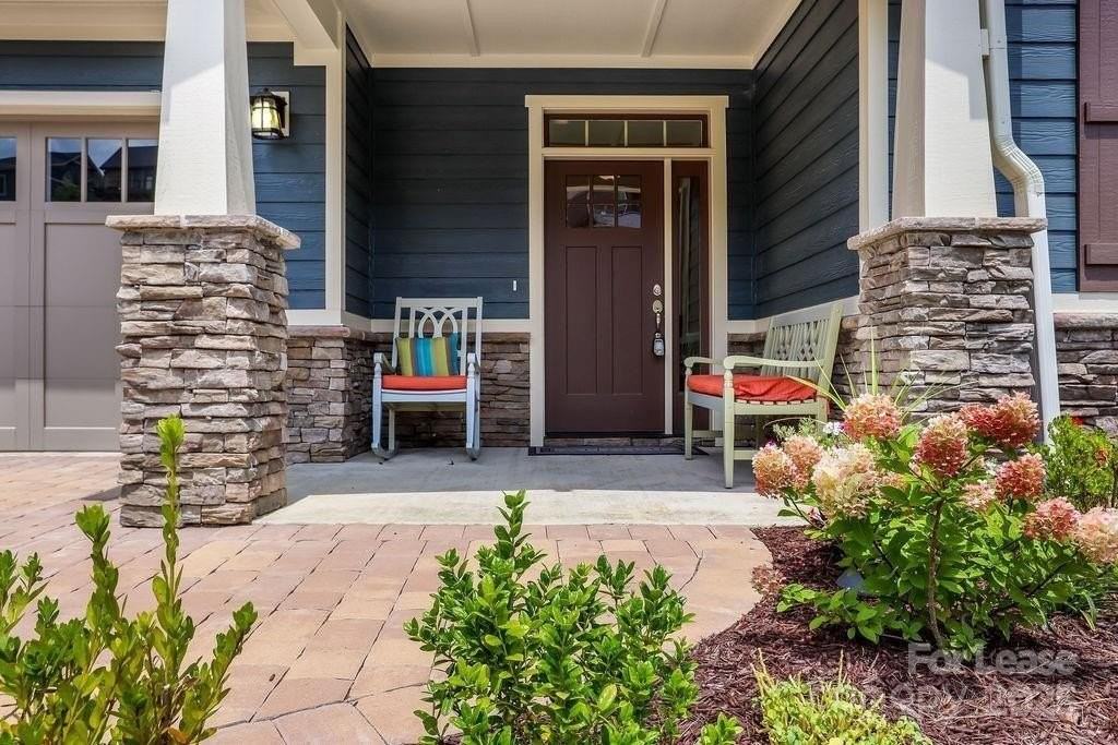 21 Craftsman Overlook Rdg - Photo 2 of 30