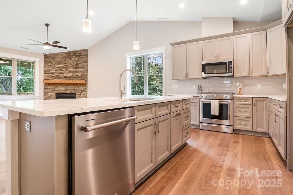 21 Craftsman Overlook Rdg - Photo 4 of 30