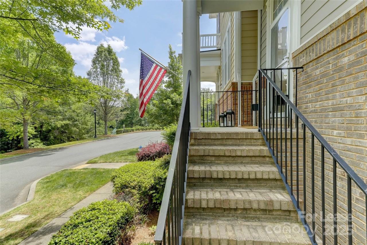 1132 Drayton Ct - Photo 3 of 41