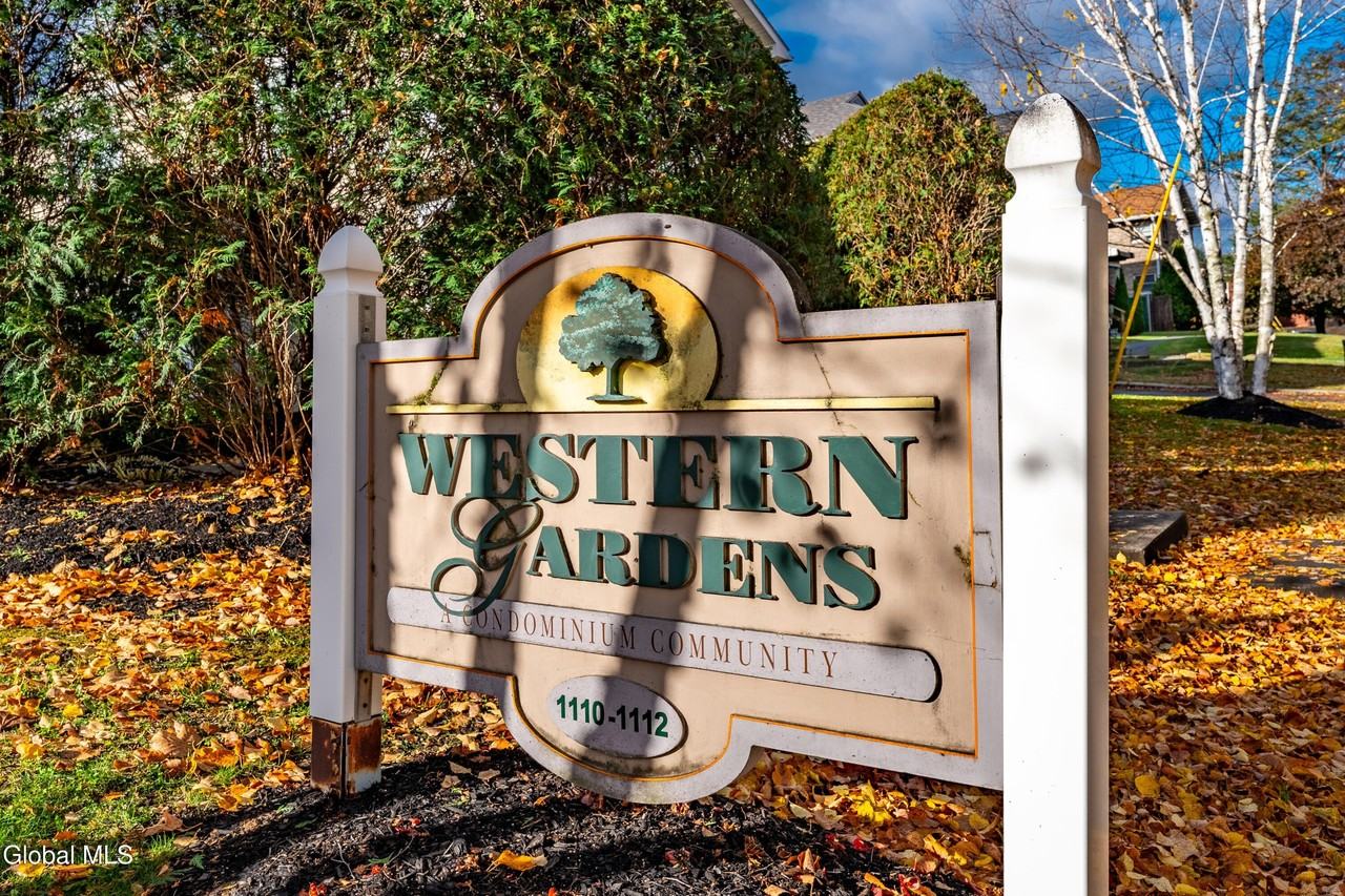 1112 Western Ave Unit 4 #4 - Photo 6 of 17