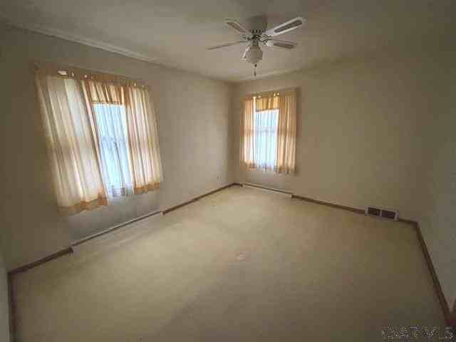 469 Duwell St - Photo 6 of 9