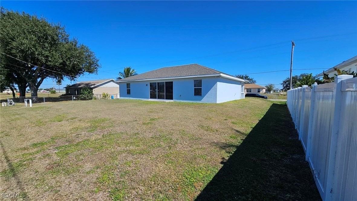 1316 Northeast 16th Place - Photo 3 of 9