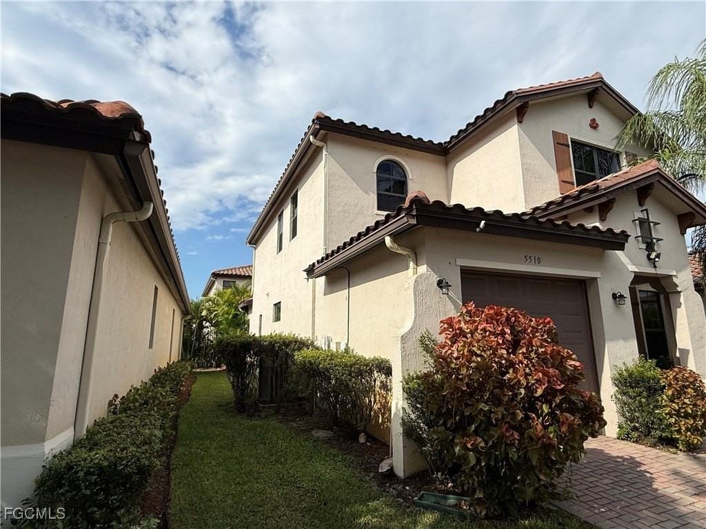 5510 Useppa Dr - Photo 4 of 20