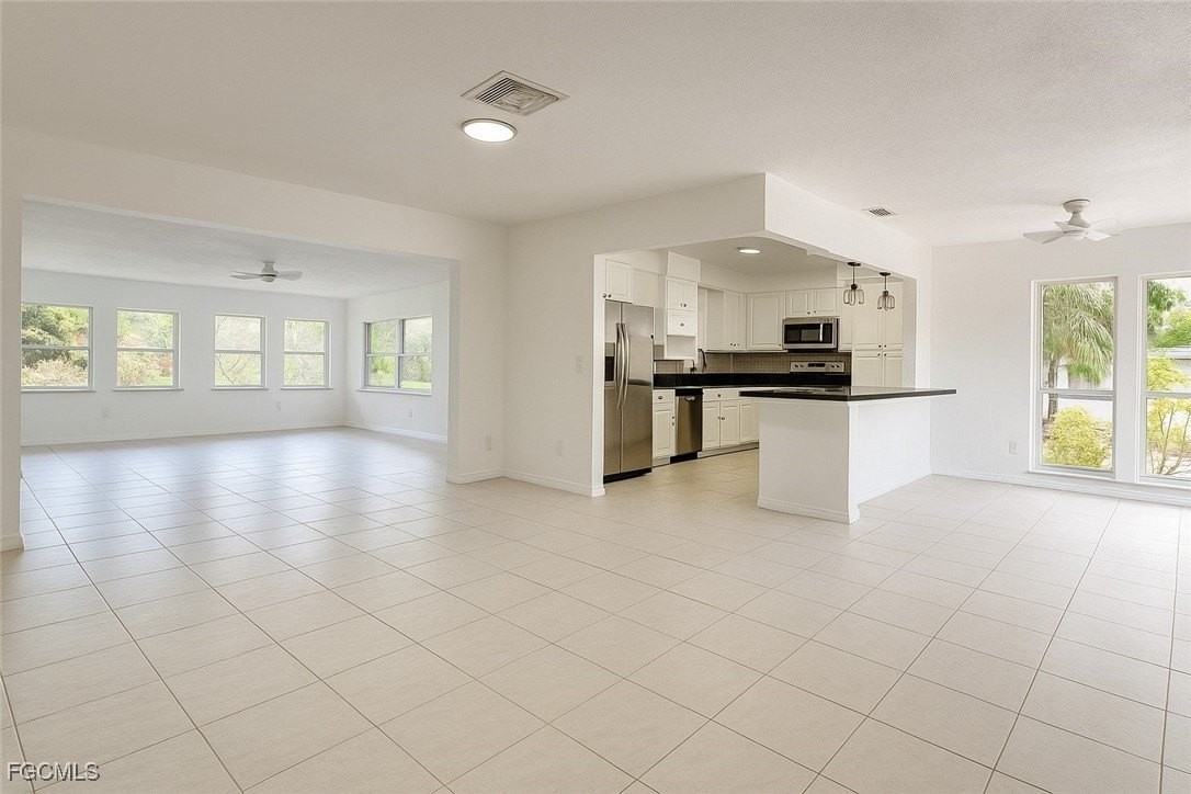 4123 Se 3rd Ave - Photo 3 of 21