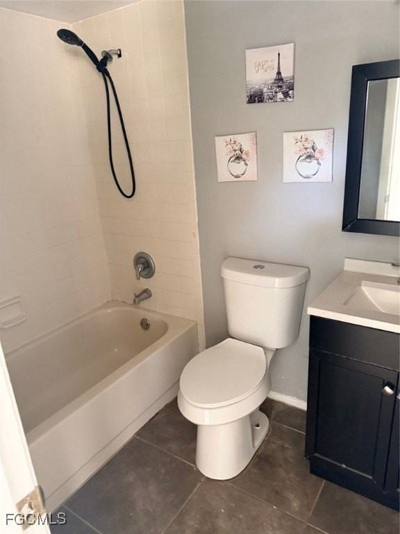 721 Gilbert Ave S - Photo 6 of 13