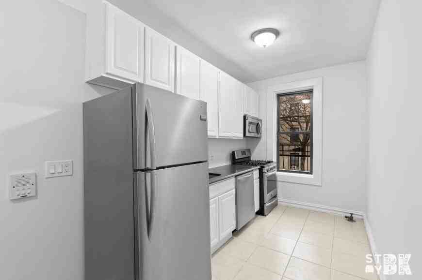 400 Clinton Ave - Photo 3 of 9