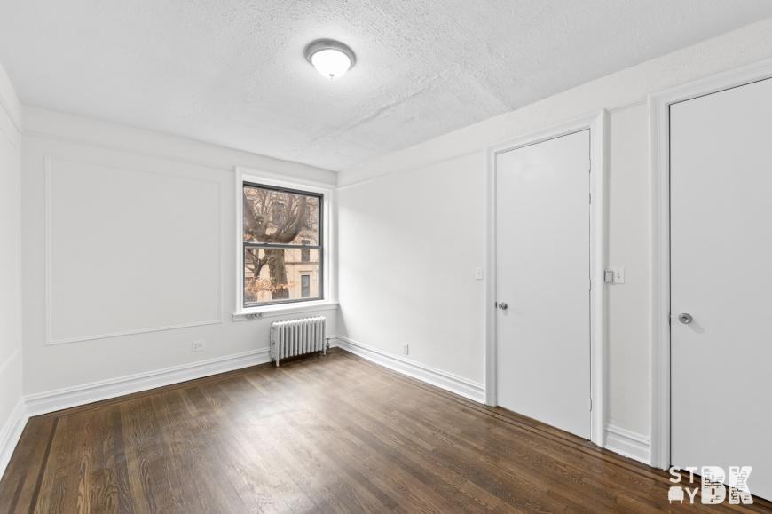 400 Clinton Ave - Photo 6 of 9