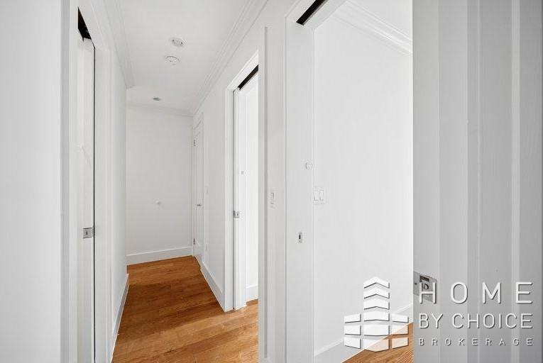 413 East 84th Street - Photo 3 of 10