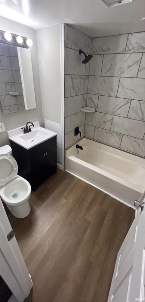 3303 Harvester Ave - Photo 4 of 6