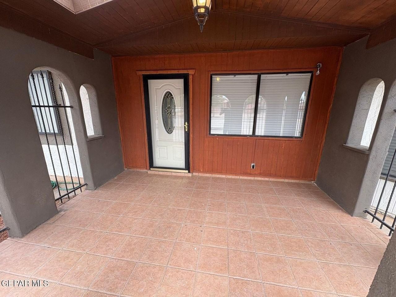 316 6th St - Photo 7 of 34