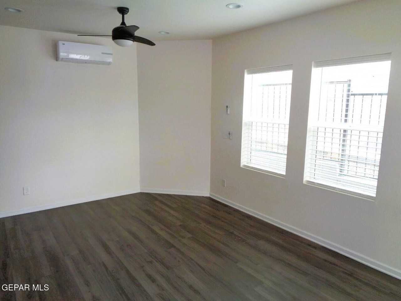 1964 Murchison Dr Apt 1a #1A - Photo 3 of 9