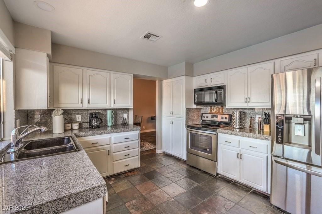 5198 Hibbetts Drive - Photo 4 of 46