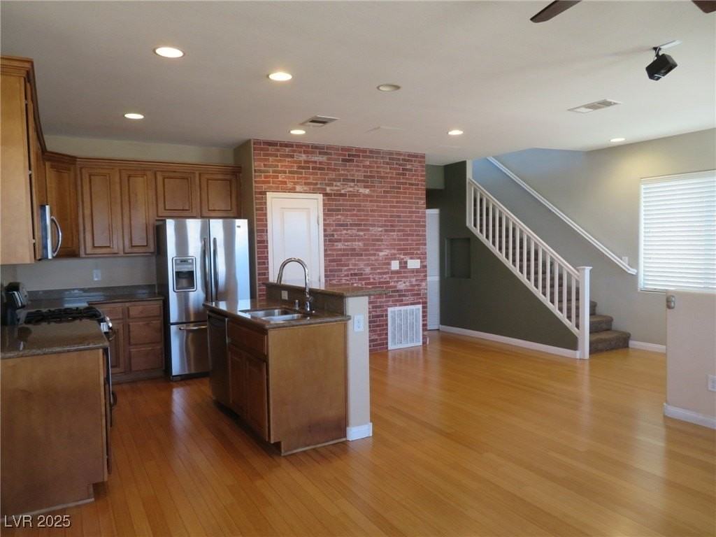 9342 Autumn View Avenue - Photo 5 of 20