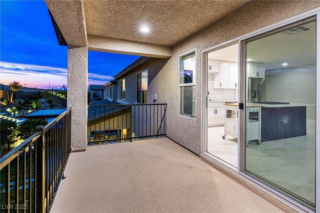 4631 Amazing View St - Photo 4 of 50