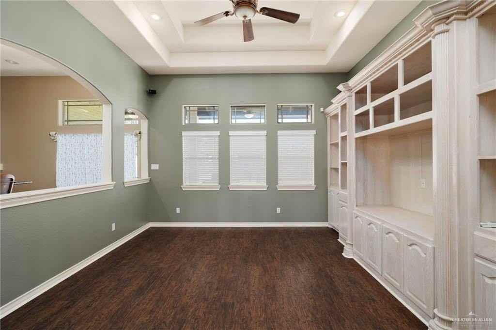 2111 E 25th St - Photo 6 of 19