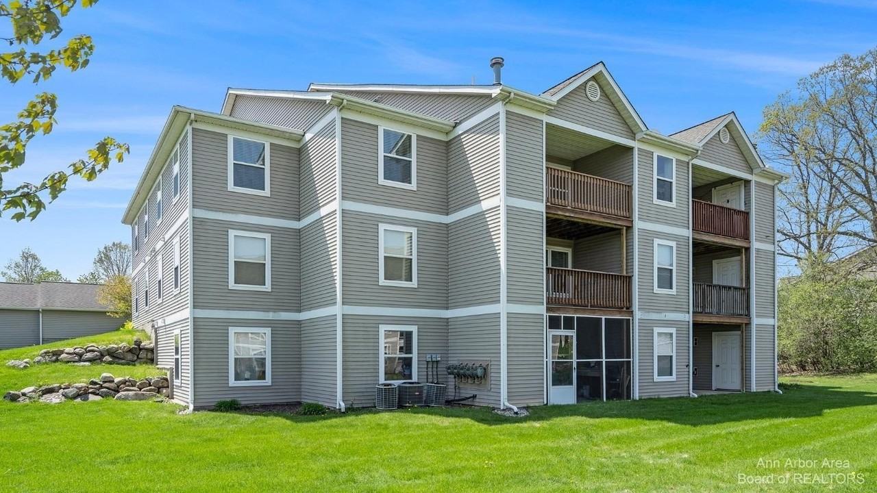 1328 Heatherwood Ln - Photo 4 of 27