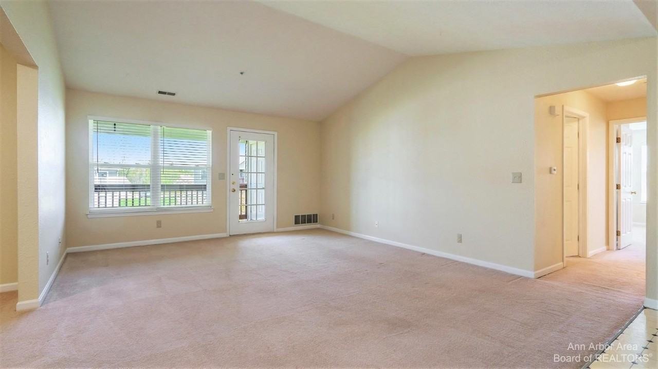 1328 Heatherwood Ln - Photo 7 of 27