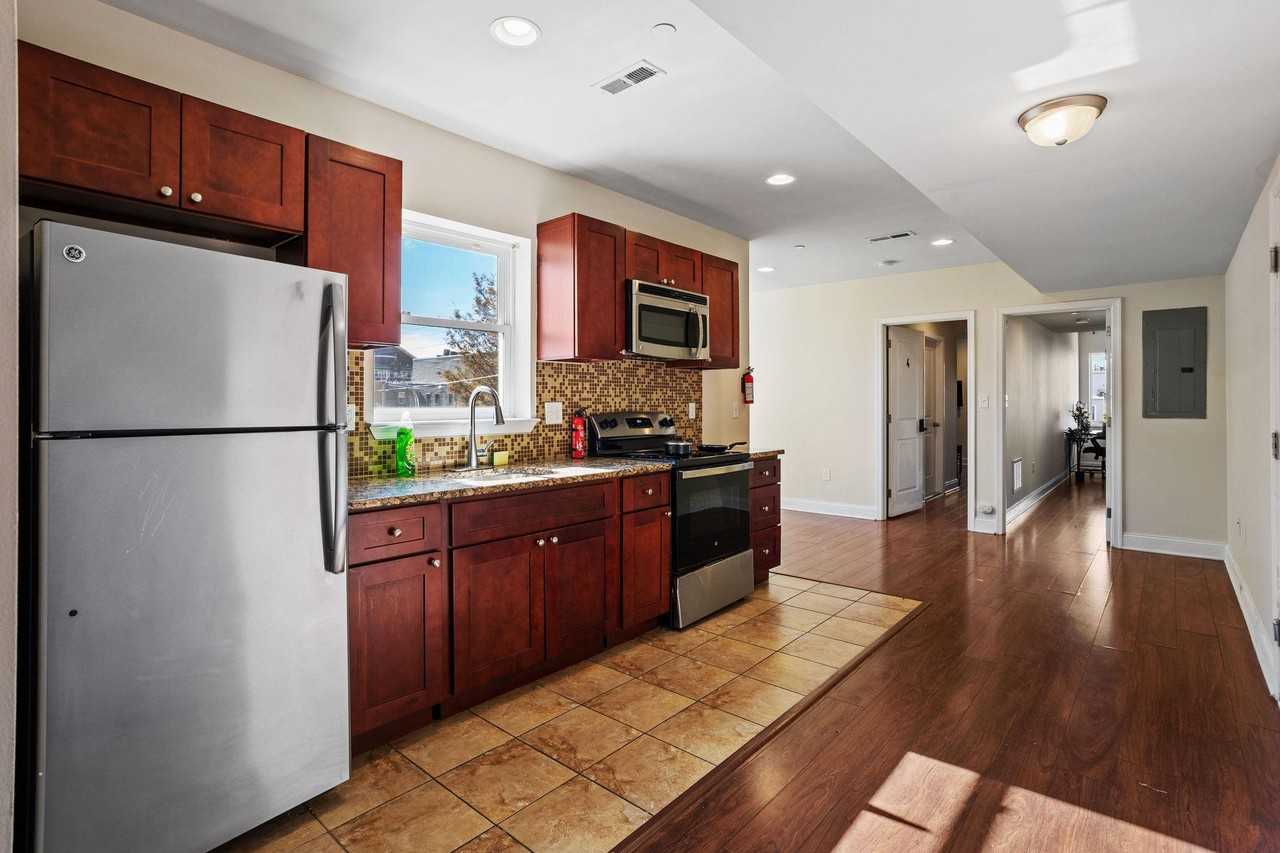 N 17th St - Photo 3 of 10