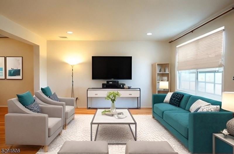 51 Truman Ave - Photo 4 of 14