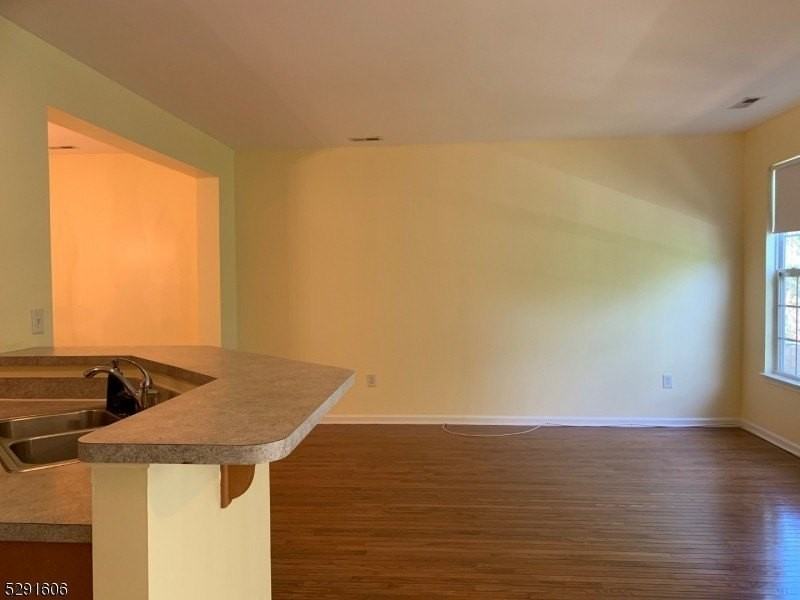 51 Truman Ave - Photo 5 of 14