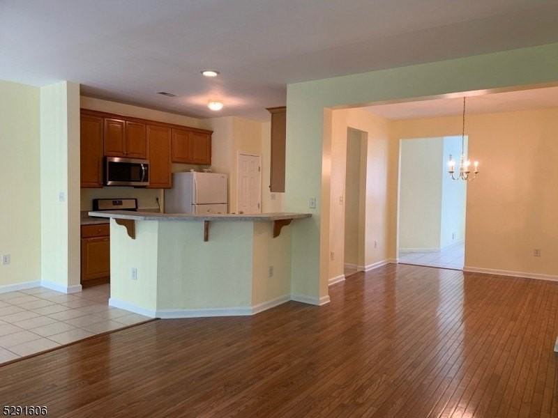 51 Truman Ave - Photo 7 of 14