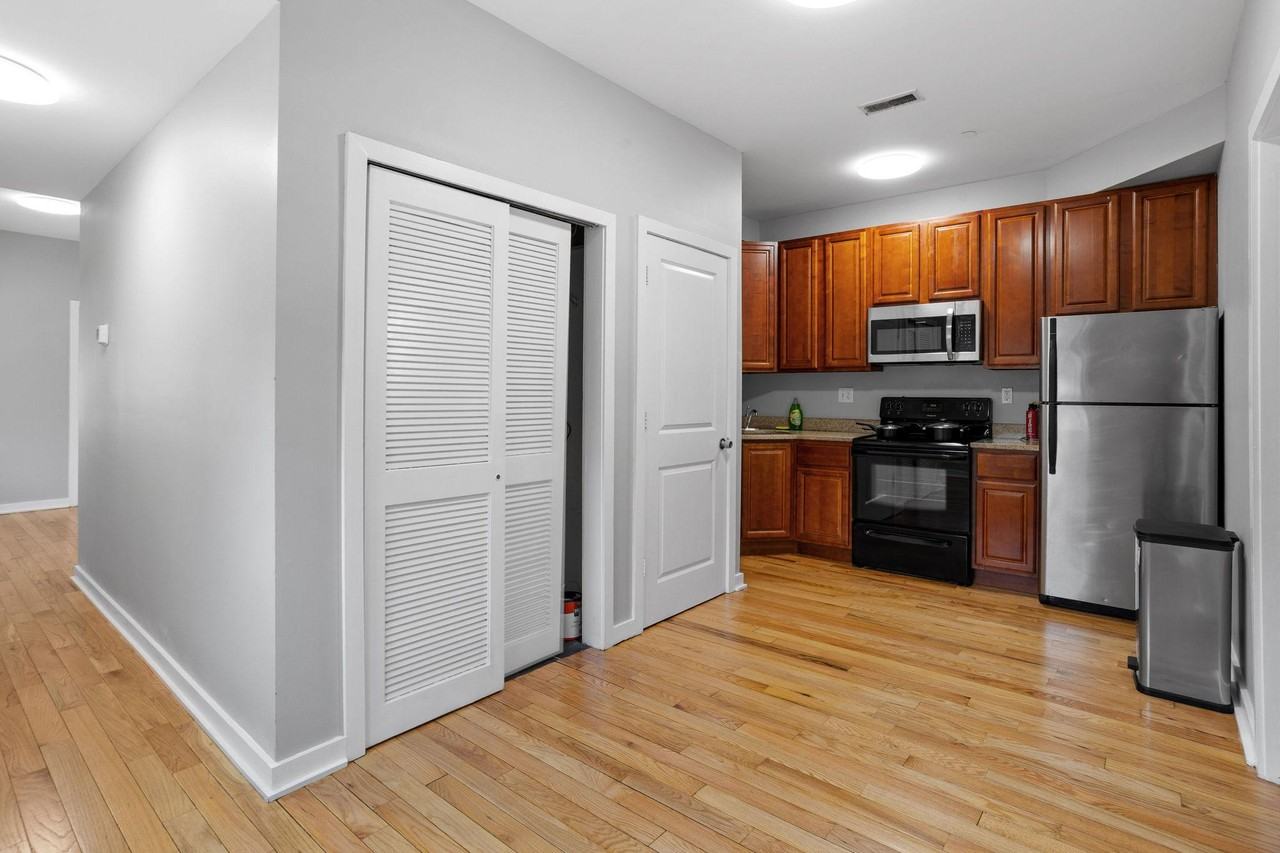 W Berks St - Photo 5 of 12