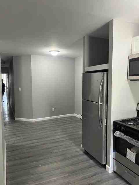 645 Jefferson Ave #2 - Photo 4 of 13